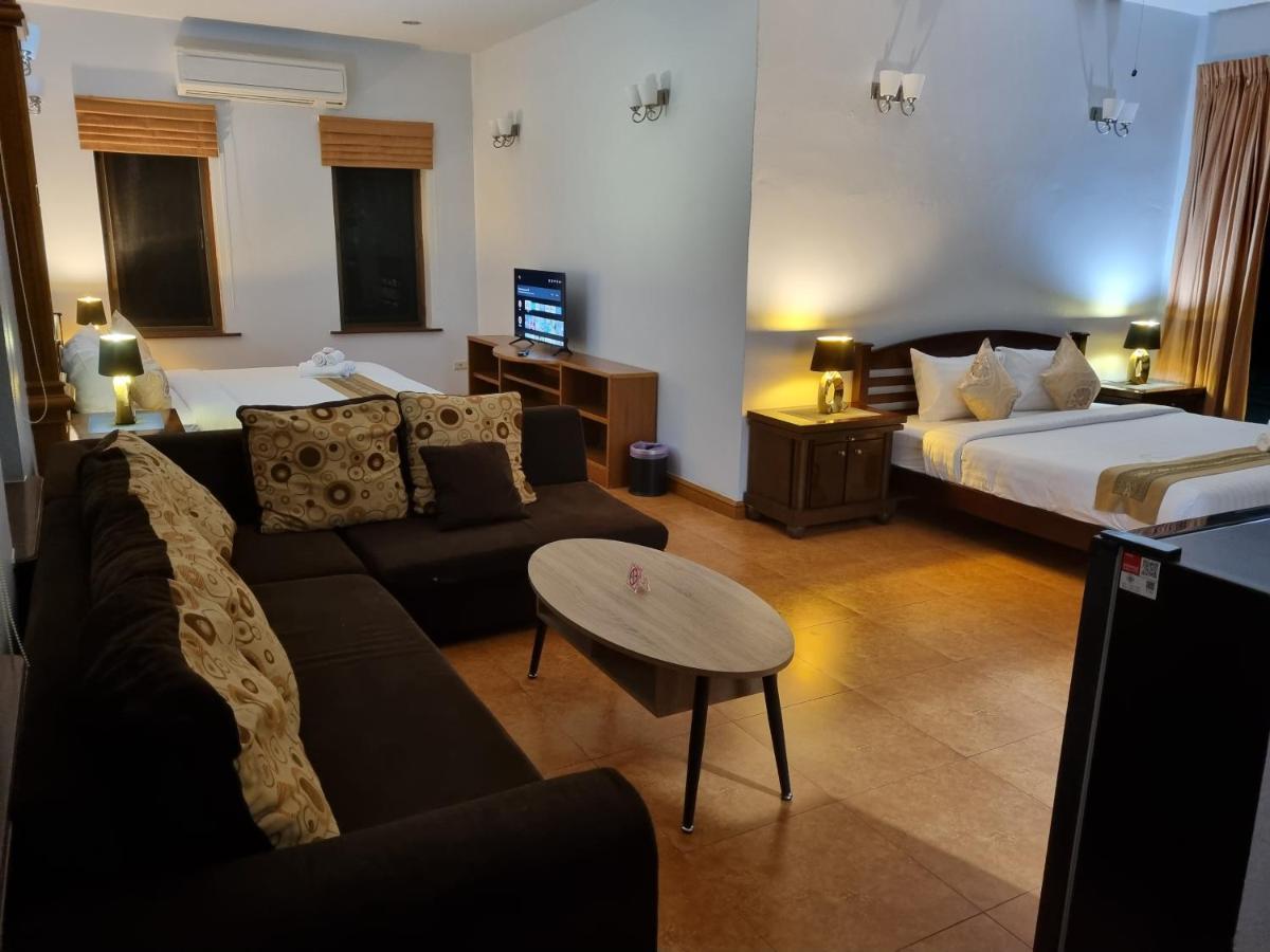 Meyers Hua Hin Hotel Екстериор снимка