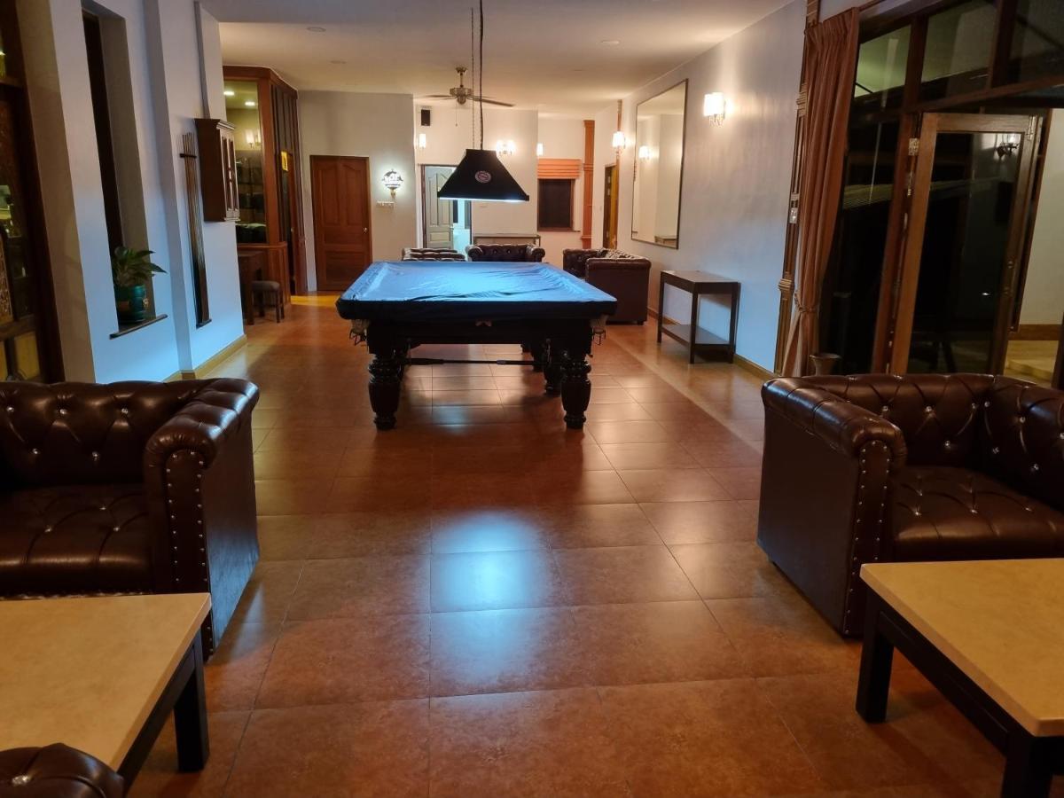 Meyers Hua Hin Hotel Екстериор снимка