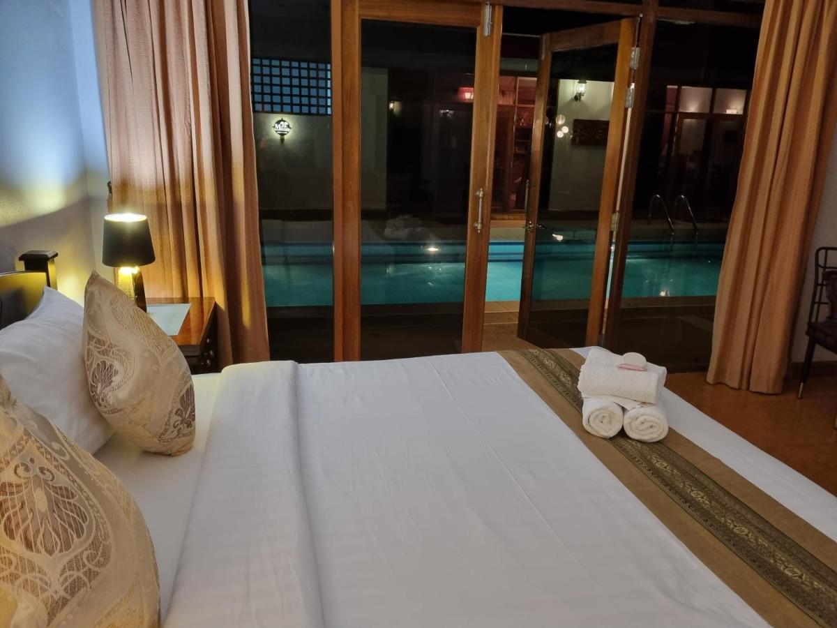 Meyers Hua Hin Hotel Екстериор снимка